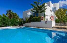 Villa – Ibiza, Balearen, Spanien. 4 300 €  pro Woche