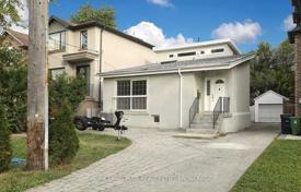 7-zimmer haus in der stadt in North York, Kanada. C$2 425 000