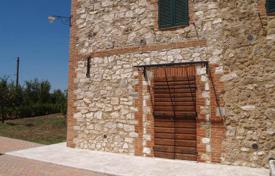 8-zimmer villa 322 m² in Asciano, Italien. 850 000 €