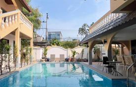 12-zimmer villa 350 m² in Pattaya, Thailand. $566 000