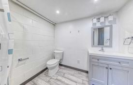 8-zimmer haus in der stadt in North York, Kanada. C$1 577 000