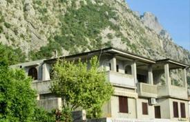 5-zimmer einfamilienhaus 270 m² in Dobrota, Montenegro. 745 000 €