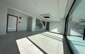 5-zimmer wohnung 323 m² in Kargicak, Türkei. 26 376 000 TRY