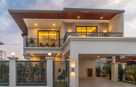 5-zimmer villa 305 m² in Pattaya, Thailand. $415 000