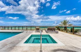 Eigentumswohnung – Collins Avenue, Miami, Florida,  Vereinigte Staaten. 2 417 000 €