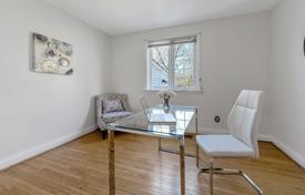 8-zimmer haus in der stadt in Etobicoke, Kanada. C$1 890 000