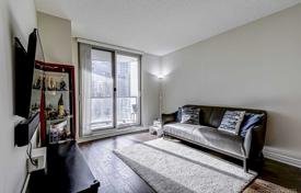 2-zimmer wohnung in Bay Street, Kanada. C$1 033 000