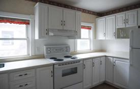 8-zimmer haus in der stadt in Etobicoke, Kanada. C$1 409 000