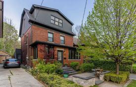 Haus in der Stadt – Etobicoke, Toronto, Ontario,  Kanada. C$2 015 000