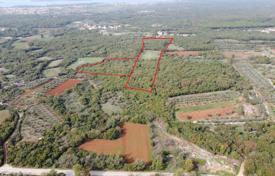 Landwirtschaftsgrundstück Periphery of Pula, Partizanski put, large agricultural field. 645 000 €