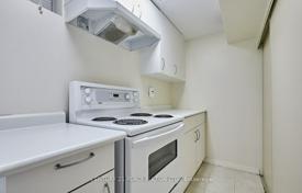 9-zimmer haus in der stadt in Scarborough, Kanada. C$1 290 000