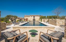 Einfamilienhaus – Oppède, Provence-Alpes-Côte d'Azur, Frankreich. 18 800 €  pro Woche