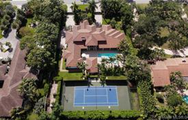 8-zimmer villa 677 m² in Miami, Vereinigte Staaten. $2 700 000
