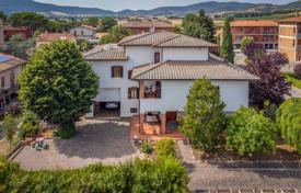 17-zimmer villa 580 m² in Perugia, Italien. 530 000 €