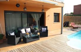 4-zimmer villa 180 m² in Lloret de Mar, Spanien. 477 000 €