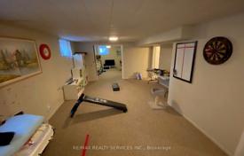 5-zimmer haus in der stadt in Etobicoke, Kanada. C$1 641 000