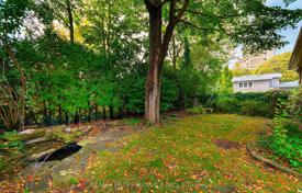 8-zimmer haus in der stadt in North York, Kanada. C$1 919 000