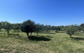 Grundstück in Rakalj, Kroatien. 83 000 €