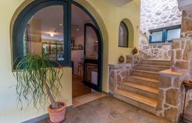 Verkauf, Cavtat, Apartment-Villa mit Swimmingpool. 1 600 000 €