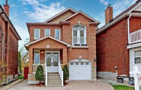 Haus in der Stadt – East York, Toronto, Ontario,  Kanada. C$1 675 000