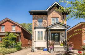Haus in der Stadt – Etobicoke, Toronto, Ontario,  Kanada. C$1 605 000