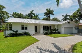 Villa – Miami, Florida, Vereinigte Staaten. 1 581 000 €