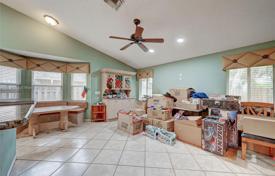 Haus in der Stadt – Coconut Creek, Florida, Vereinigte Staaten. $581 000