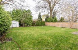 10-zimmer haus in der stadt in Etobicoke, Kanada. C$1 768 000