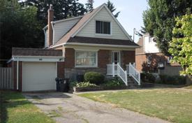 6-zimmer haus in der stadt in East York, Kanada. C$1 555 000