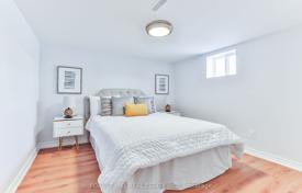 15-zimmer haus in der stadt in North York, Kanada. C$2 077 000