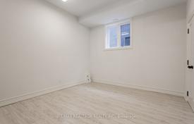12-zimmer haus in der stadt in North York, Kanada. C$3 354 000