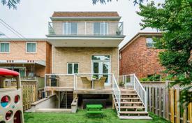 4-zimmer haus in der stadt in East York, Kanada. C$1 999 000