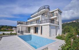5-zimmer villa 585 m² in Herceg Novi (Stadt), Montenegro. 1 400 000 €
