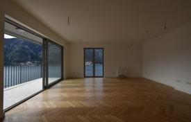 3-zimmer penthaus 243 m² in Dobrota, Montenegro. 400 000 €