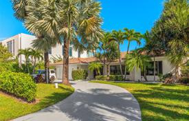 Haus in der Stadt – Hallandale Beach, Florida, Vereinigte Staaten. $2 850 000