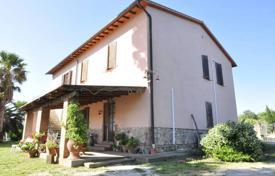 5-zimmer villa 442 m² in Campiglia Marittima, Italien. 620 000 €