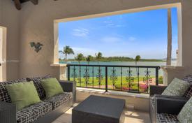 Wohnung – Fisher Island Drive, Miami Beach, Florida,  Vereinigte Staaten. $2 150 000