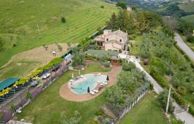 15-zimmer villa 323 m² in Fermo, Italien. 990 000 €