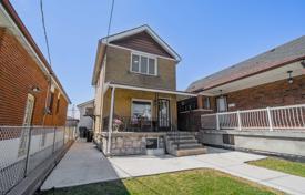 Haus in der Stadt – York, Toronto, Ontario,  Kanada. C$1 133 000