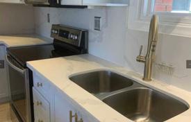11-zimmer haus in der stadt in North York, Kanada. C$2 530 000