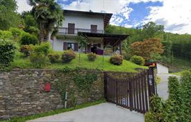 Haus in der Stadt – Stresa, Piedmont, Italien. 390 000 €
