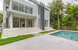7-zimmer villa 399 m² in Miami Beach, Vereinigte Staaten. 2 481 000 €