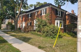 5-zimmer haus in der stadt in East York, Kanada. C$2 284 000