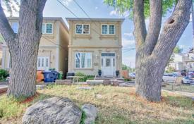 6-zimmer haus in der stadt in East York, Kanada. C$1 672 000