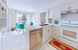 13-zimmer haus in der stadt in Scarborough, Kanada. C$1 575 000