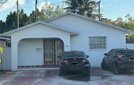 6-zimmer haus in der stadt 156 m² in Hialeah, Vereinigte Staaten. $599 000