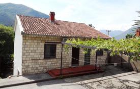 4-zimmer einfamilienhaus 175 m² in Dobrota, Montenegro. 900 000 €