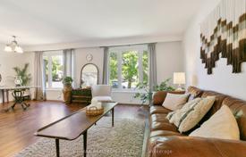 13-zimmer haus in der stadt in Scarborough, Kanada. C$1 616 000