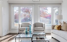 12-zimmer haus in der stadt in North York, Kanada. C$2 214 000