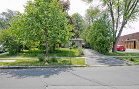 Haus in der Stadt – North York, Toronto, Ontario,  Kanada. C$1 424 000